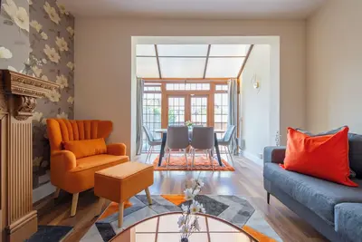 Image de Fortified Stunning 5 Bedroom House - Croydon
