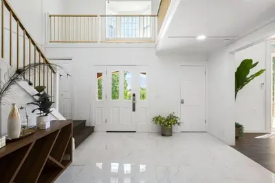 Image de Fruit Orchard, Double Pickleball Courts, Spa, Mountain Views!