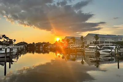 Image de 3-bedroom Marina Home on Water w/Private Elevator/Garage/Balcony in St Pete, Fl