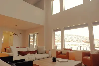 Image de Newly Built Luxury Mountain Home - Perfect Location\n