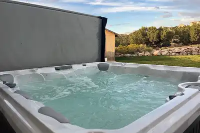 Image de Spacious 6bd w/ Hot Tub