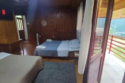 Image de Cozy1-bedroom apartment in enjoyable view of the Tara Bridge with WiFi, fireplace