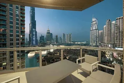 Image de Downtown Delight: 3br with Stunning Fountain Views