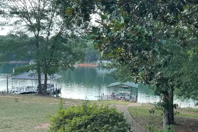 Image de Cozy 1-bedroom apartment in Hartwell with WiFi, Ac, lake access. Sleeps 5.