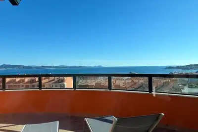 Desconectaengalicia Miraflores penthouse with pool in Sanxenxo