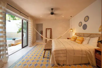 Image de Stay at Casa Copan and get to know colonial Merida and the Mayan World.