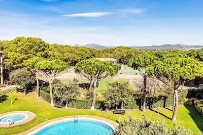 Joli appartement pour 7 personnes avec piscine, Wifi, climatisation, Tv, terrasse et parking