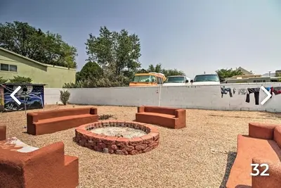 Image de Spacious 4-bedroom, 2 Bath house in Albuquerque w/WiFi, Ac, Bbq, and firepit.