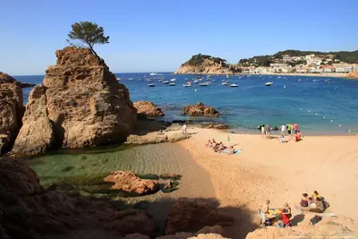 Image de Small sea a few meters from the beach