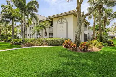 Image de Condo in Bonita Bay, Close to the Pool!