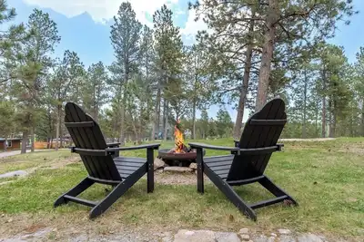 Image de Rustic Sanctuary: Firepit + Sauna + Wildlife Watching