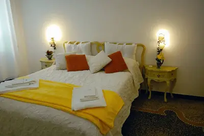 Image de Small Luxury House