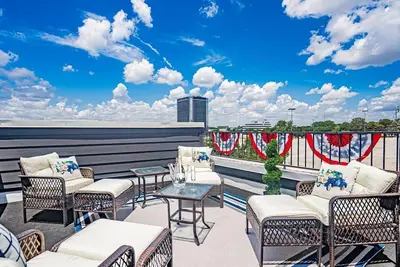 Prime Location | Designer Home | Walk to At&T