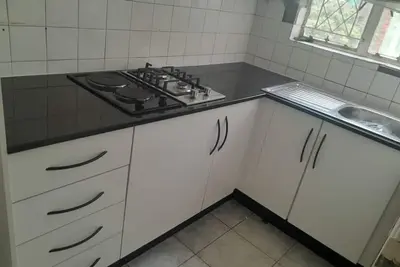 5 minutes into the city. Family sized unit with newly fitted kitchen.