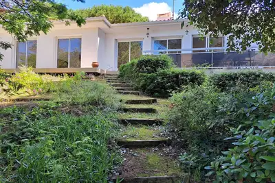 Image de Grande Maison Familiale Proche Plage, Piscines et Commerces – Idéal pour 8 Personnes