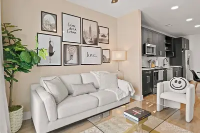 Image de Luxurious Urban Retreat with Amazing Amenities