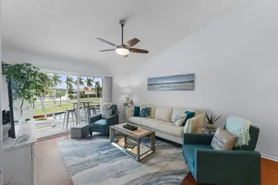 Image de New Listing Vista Verde East 263 Pond View!