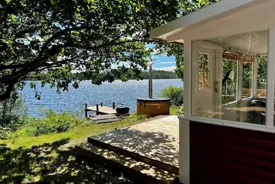 Ferien Direkt am See mit Sauna, Badetonne, Boot und Eigenem Steg Kpl. Saniert