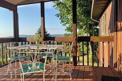 Image de Hilltop, private, peaceful country living with a view of the Endless Mountains.