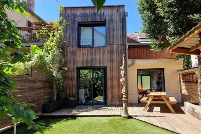 Image de L'Evasion - Maison avec jardin, Clim, Parking, à 5mn à pied du Centre Ville.