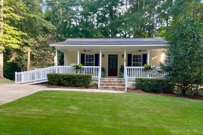 Image de Cozy cottage in Salem with a short drive to Auburn/Opelika Al or Columbus, Ga