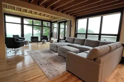 Image de Secluded 4br house on 200 acres, sweeping mountain and valley views, WiFi & Ac