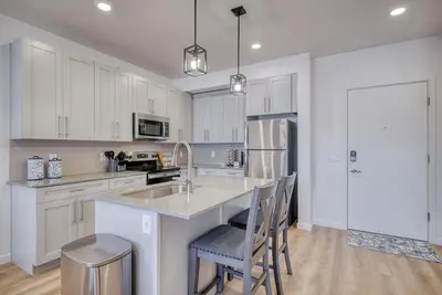 Image de Beautiful Executive Rental! Near Hospital!