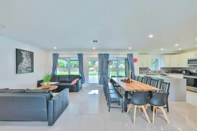 Image de Cozy 4-bedroom house in charming Hollywood with WiFi, Ac