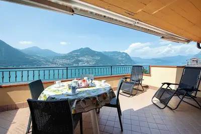 Image de Appartement de vacances \"Bella Isola\" avec vue sur le lac, terrasse privée et Wi-Fi