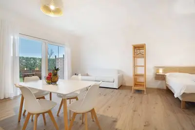 Image de Studio 'Open Space 1' avec jardin partagé, Wi-Fi et climatisation