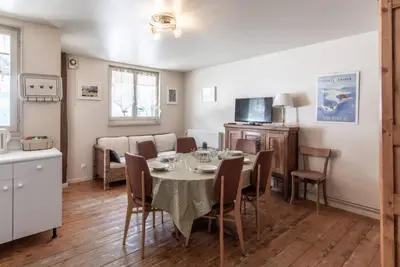 Image de Appartement 'L'Ancolie' avec vue sur les montagnes, terrasse partagée et Wi-Fi