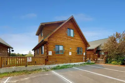 Image de Cozy Green 2 bedroom cabin with a Loft Area in enchanting Warrens, Unit A