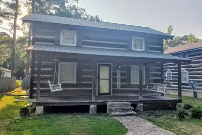 Image de The Ducks Summer Nest @ White Lake Nc. A cozy, 5-bedroom 3-bath cabin.