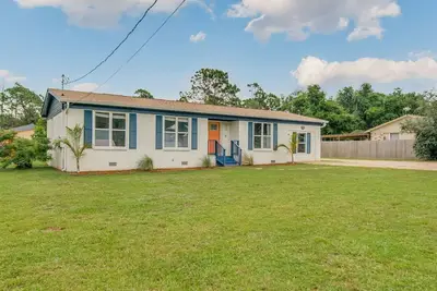 Image de Beach 6 min. drive, Bay Access 2 blocks away, Rv Hookup in Driveway