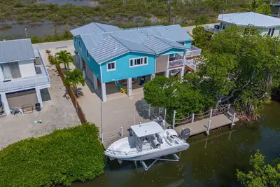 Image de Divers Den - Gorgeous Florida Keys Canal Home -Sunset views of the Salt Ponds