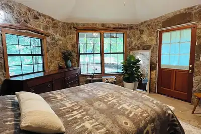 Image de Creekside Cottage in the City, 1 Br, addt’l sleeper sofa, Ac & all amenities