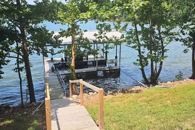 Waterfront on Lake Barkley, private dock