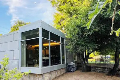 Image de Private luxury — Minutes from City Center & airport