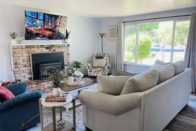 Image de Sweet Valley Home in Heart of Grants Pass