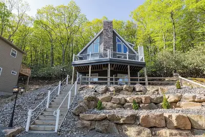 Image de Lake View Chalet~Game room~Hot Tub~LakeHarmony