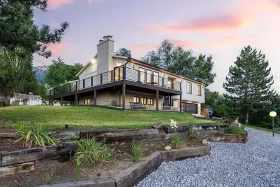 Image de Luxe Pleasant Hill Retreat | Hot Tub | Massage*