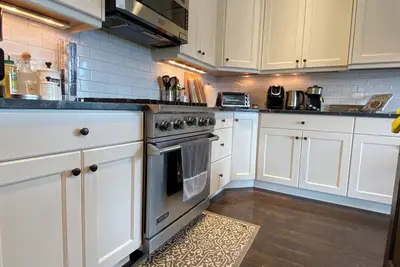 Image de Lake & Mountain Luxury Condo-Stay a few weeks or months