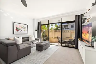 Image de Modern 2-Bed with Pools, Gym, Tennis Court & Sauna