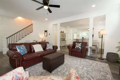 Image de Charming 3br, Balcony, Walk to Flat Rock Playhouse