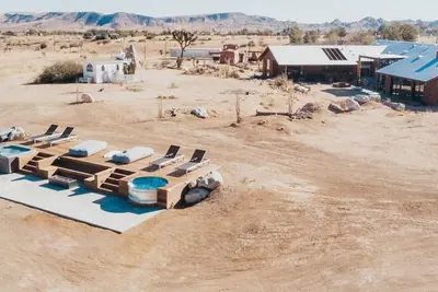 Image de The Outlaw: Pioneertown - Featured on Netflix