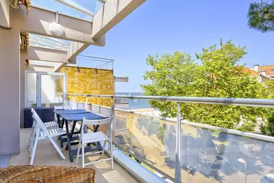 Image de Arcachon : Appartement T3 avec accès privé à la plage, balcon, parking et Wifi