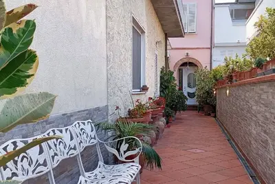 Image de Appartement en ville / village à Torre Del Lago Puccini avec 2 chambres à coucher, 5 couchages