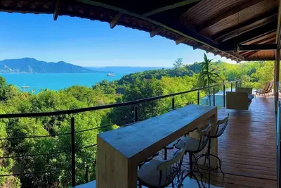 Image de Linda Casa em Ilhabela, com Vista Para o Mar, e 5 Minutos a pé da Praia