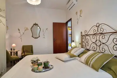 Image de Maison de vacances à Torre Del Lago Puccini avec 4 chambres à coucher, 8 couchages