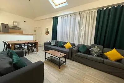 Image de Lot d'appartements pour 22 personnes a Paris Place de la Nation
